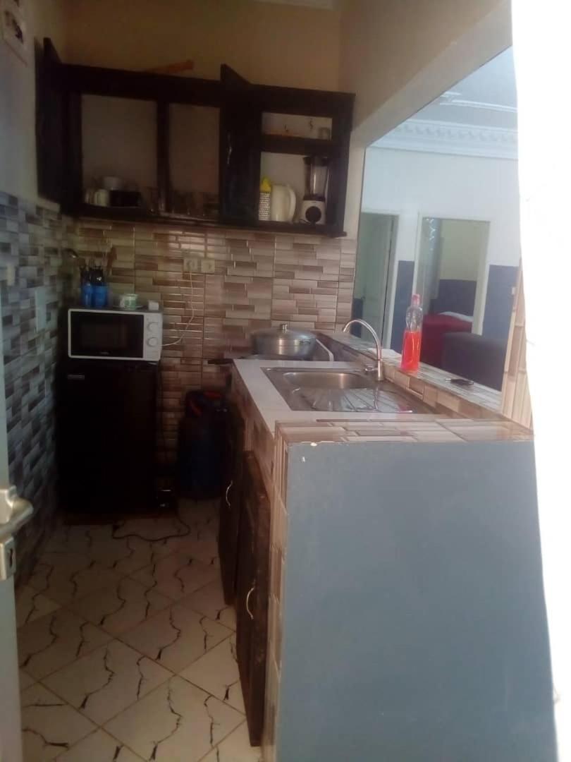 Residence Sh Яунде Екстер'єр фото