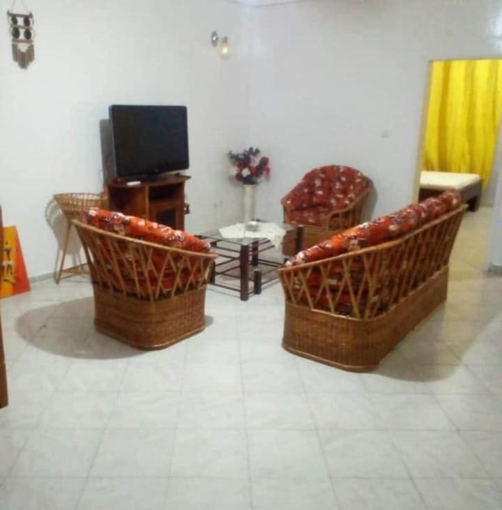 Residence Sh Яунде Екстер'єр фото